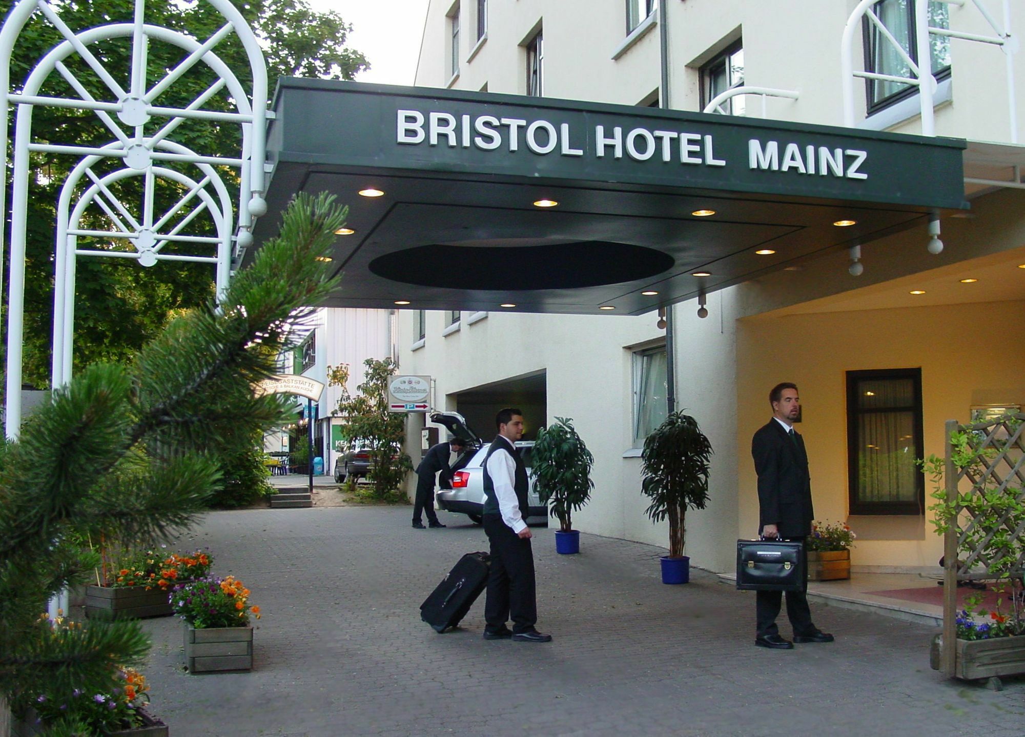 Trip Inn Bristol Hotel Magonza Esterno foto